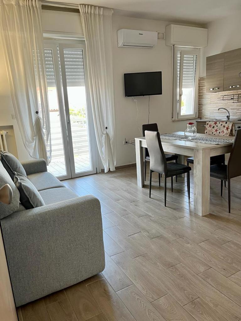 Appartamenti Villa Miramare Rimini Zewnętrze zdjęcie